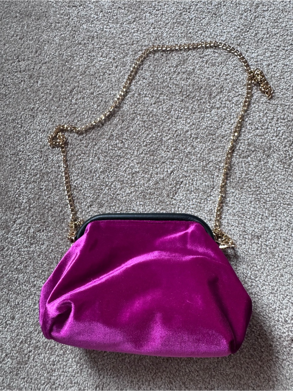 Velvet Chain Crossbody Bag in Fuchsia